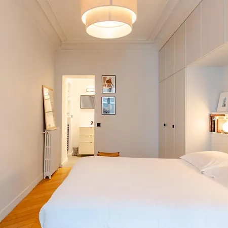 Veeve - White Jasmine Apartment